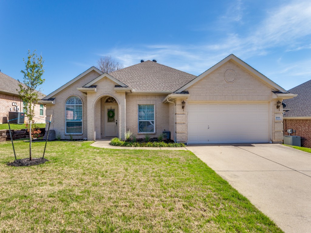 10505 Stonehill Drive Benbrook TX 76126