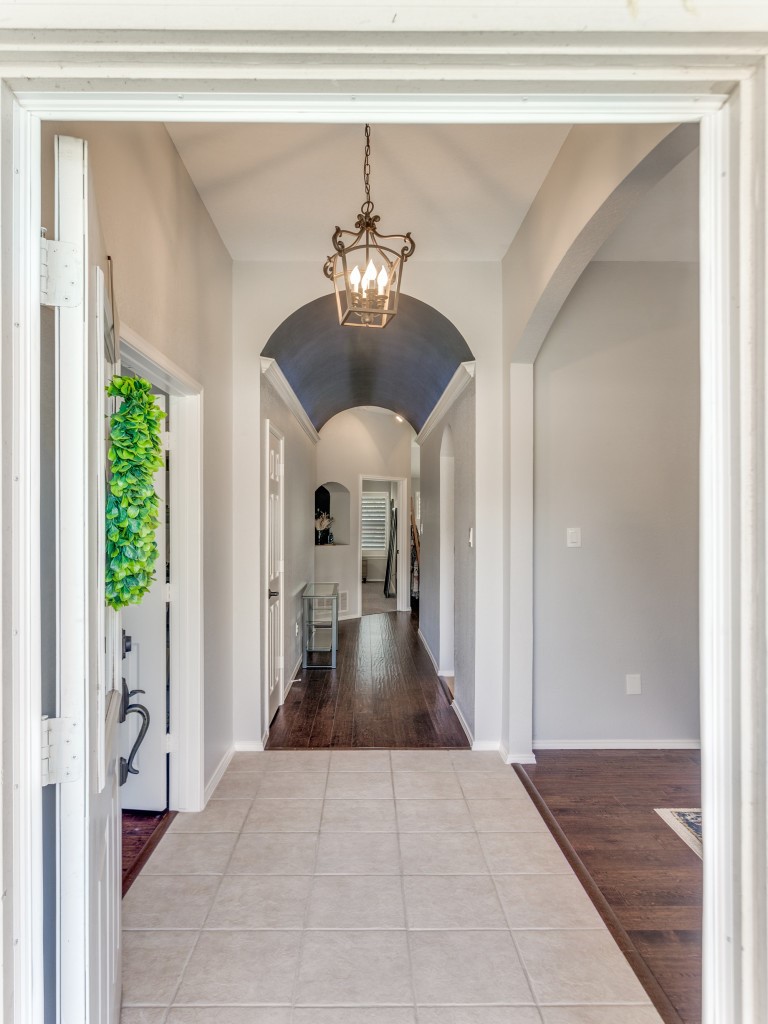 10505 Stonehill Drive Benbrook TX 76126