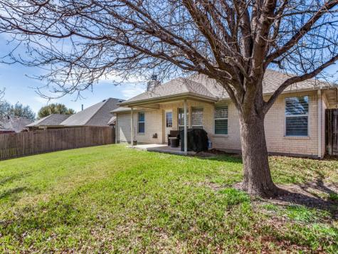10505 Stonehill Drive Benbrook TX 76126