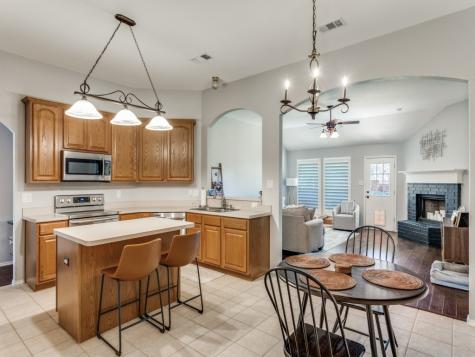 10505 Stonehill Drive Benbrook TX 76126