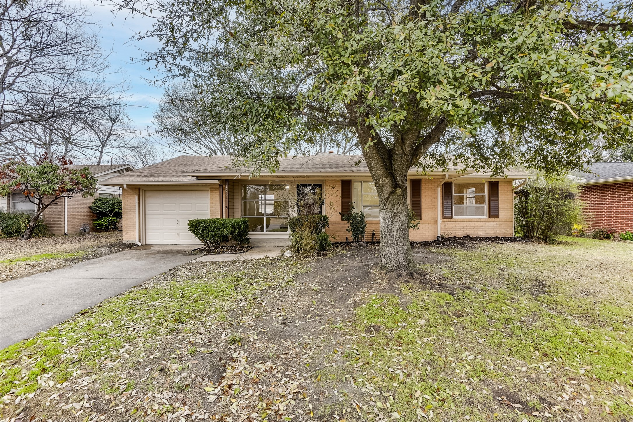 1905 Terry Drive Grand Prairie TX 75051