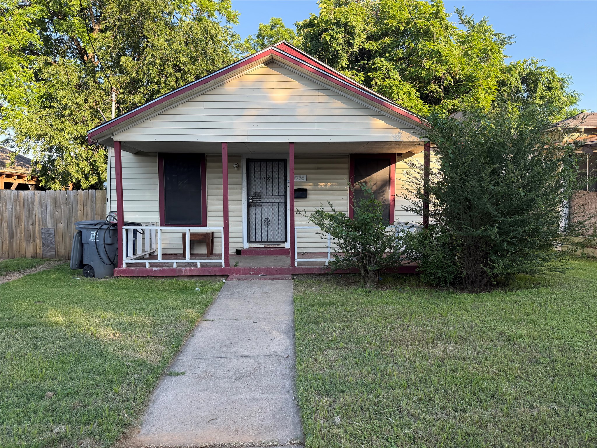 2738 Lawrence Street Dallas TX 75215
