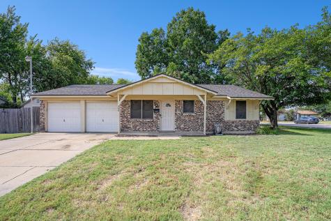 200 SW Thomas Street Burleson TX 76028