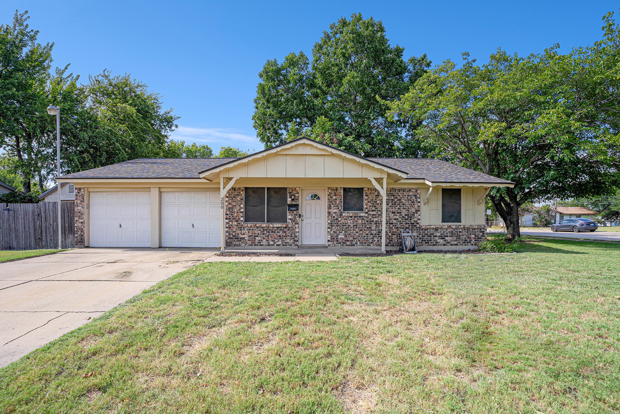 200 SW Thomas Street Burleson TX 76028