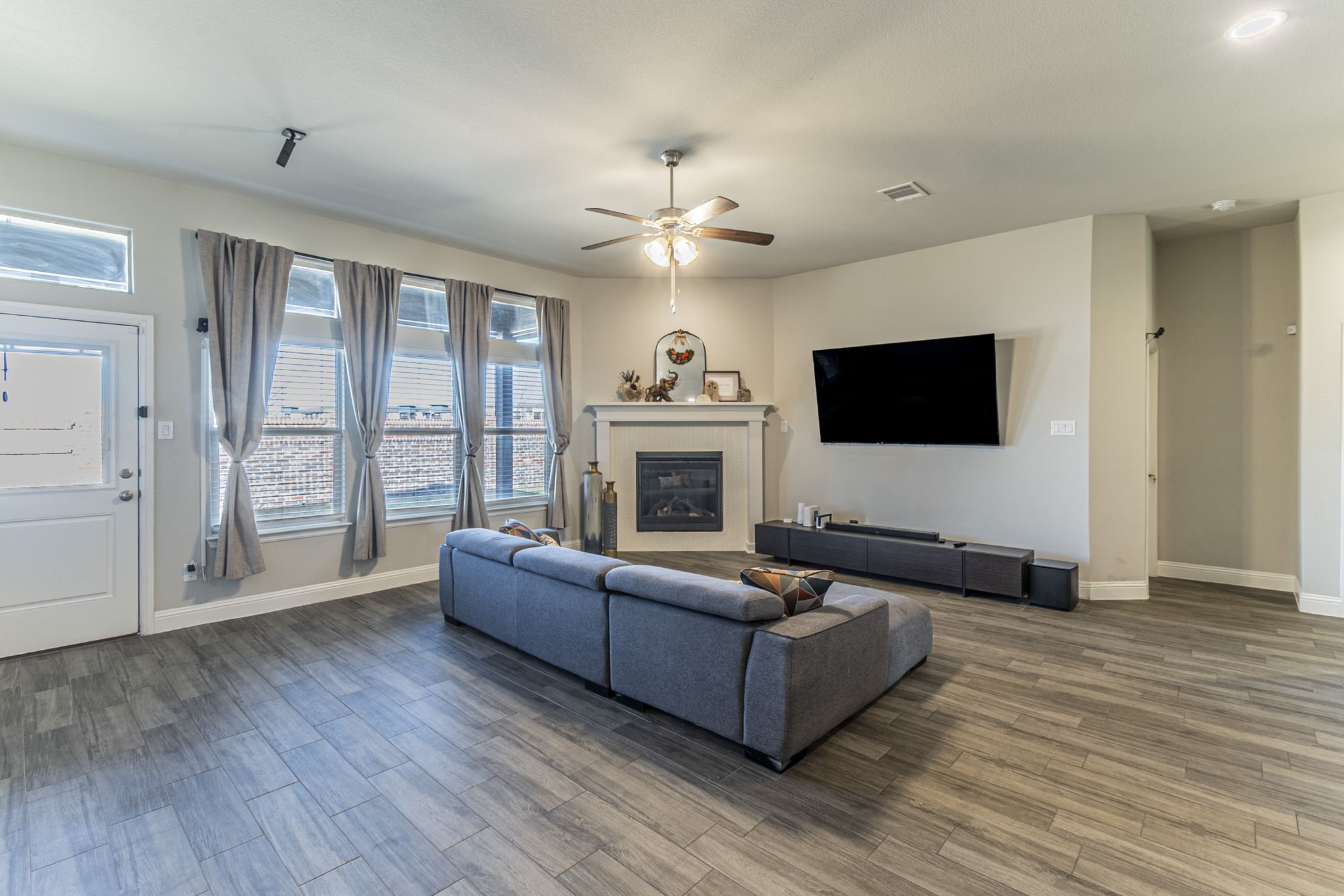10638 Cherry Tree Way Grand Prairie TX 76065