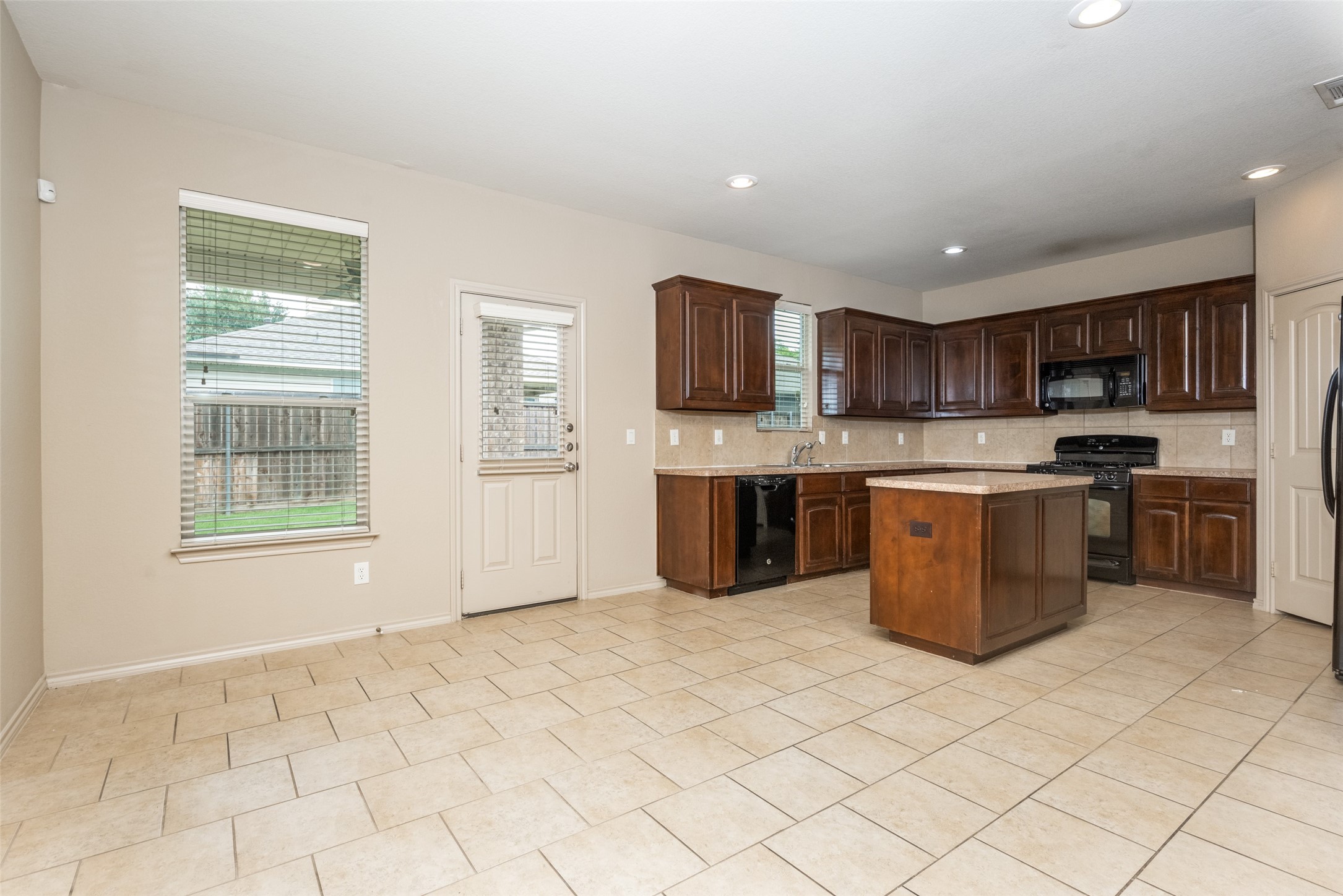 1104 Nora Lane Denton TX 76210