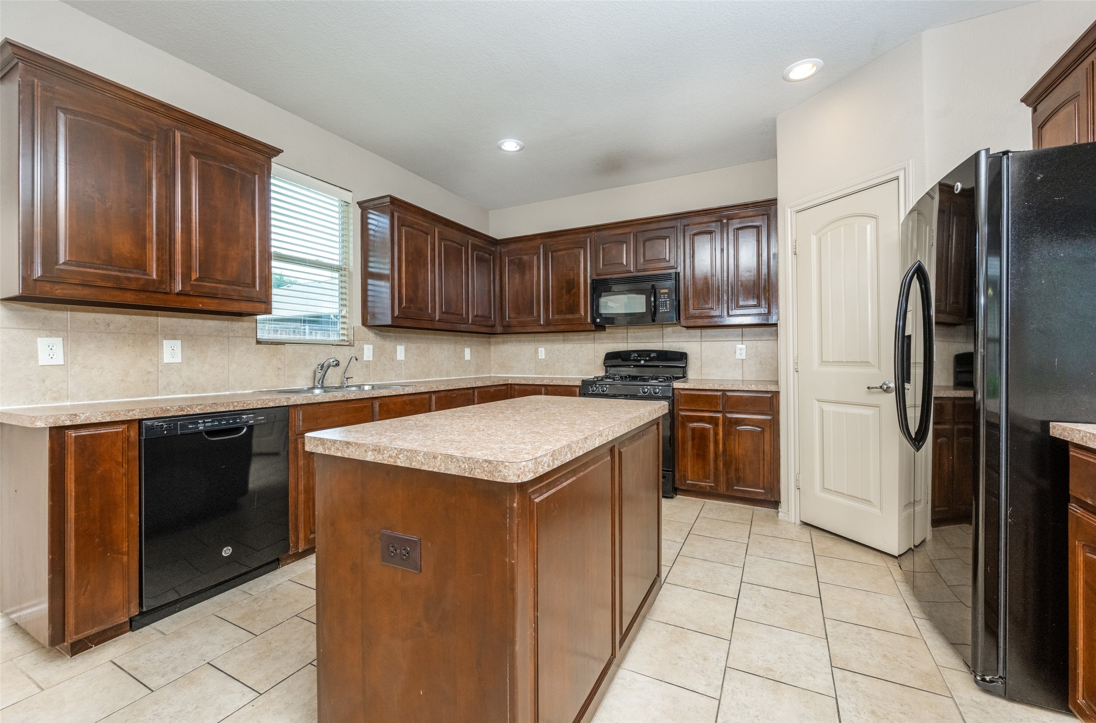 1104 Nora Lane Denton TX 76210