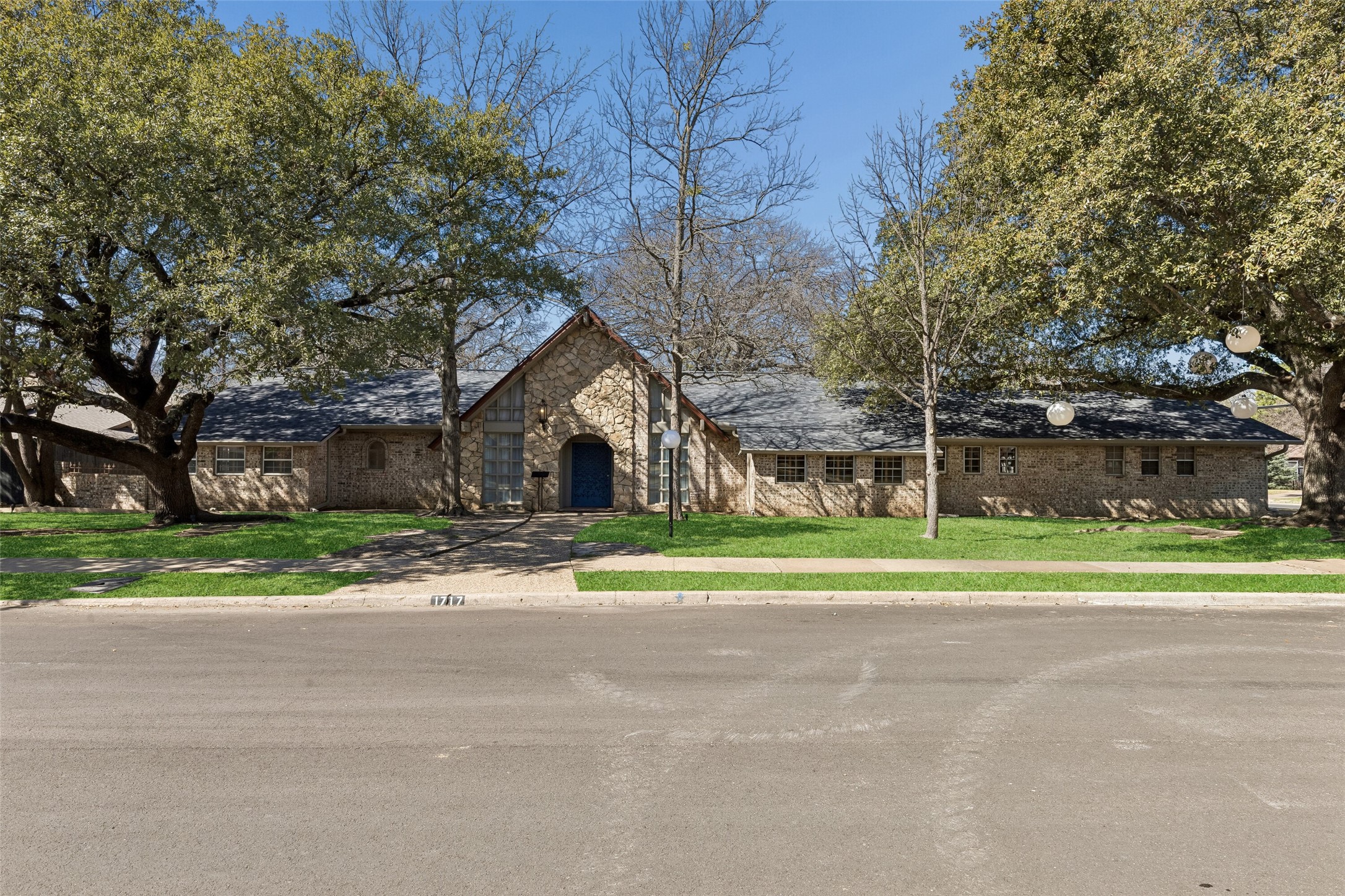 1717 Live Oak Drive Irving TX 75061