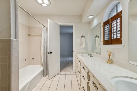 1717 Live Oak Drive Irving TX 75061
