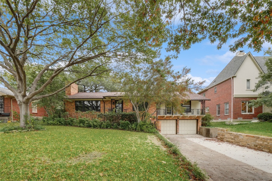 516 Edgelake Drive Dallas TX 75218