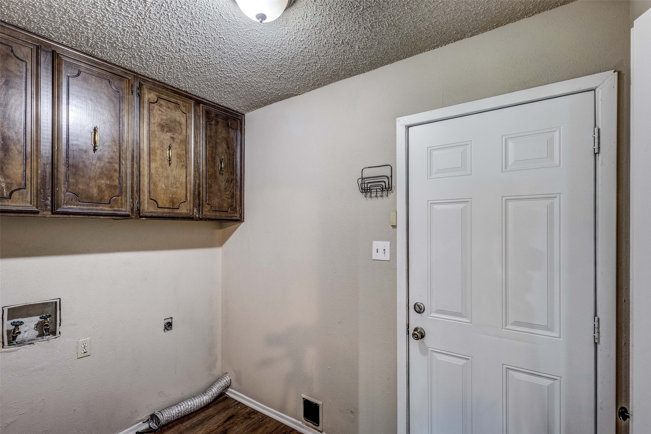 105 Lakeway Drive Benbrook TX 76126