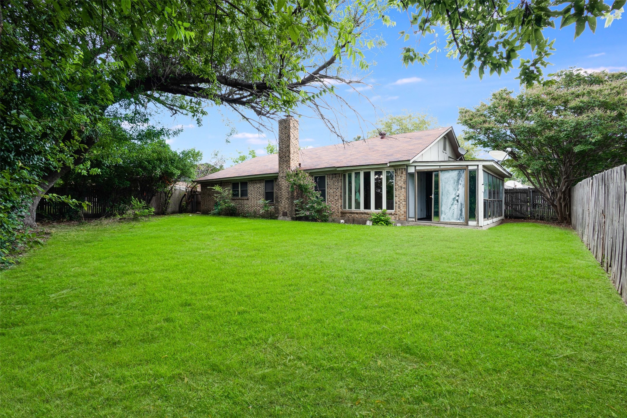 105 Lakeway Drive Benbrook TX 76126