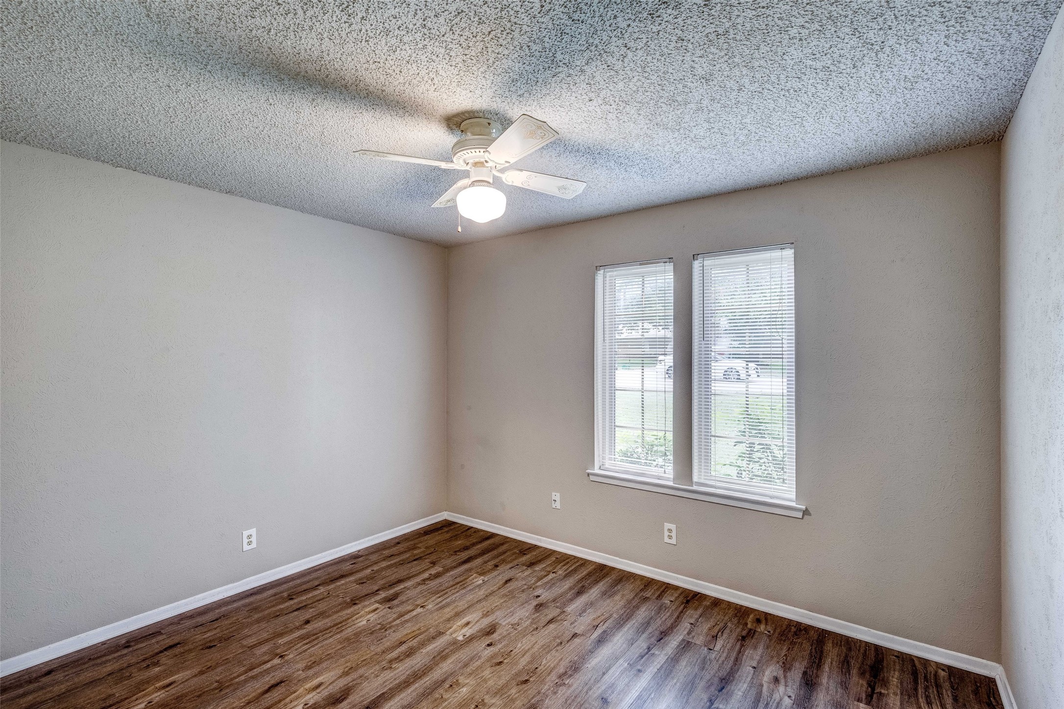 105 Lakeway Drive Benbrook TX 76126