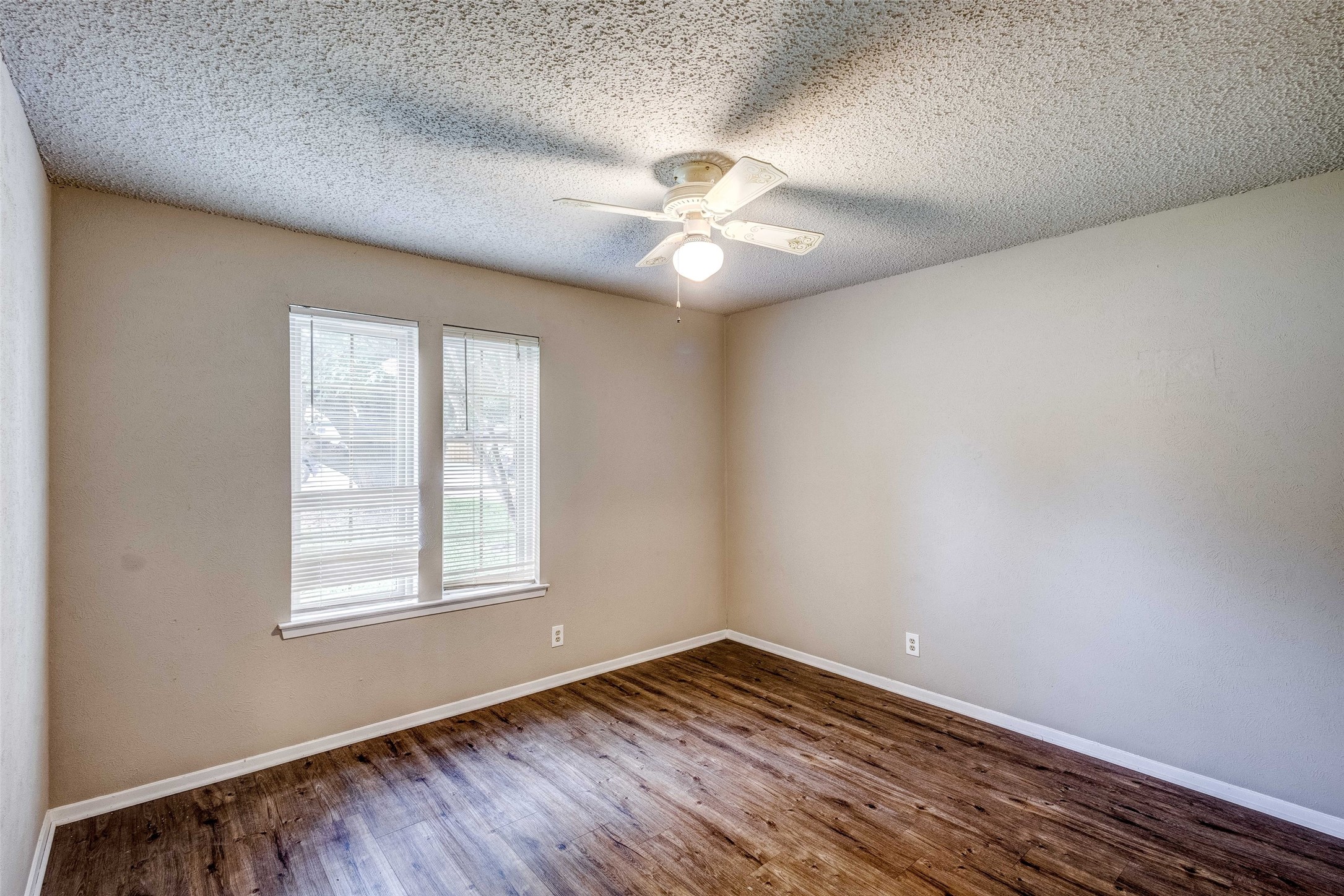 105 Lakeway Drive Benbrook TX 76126