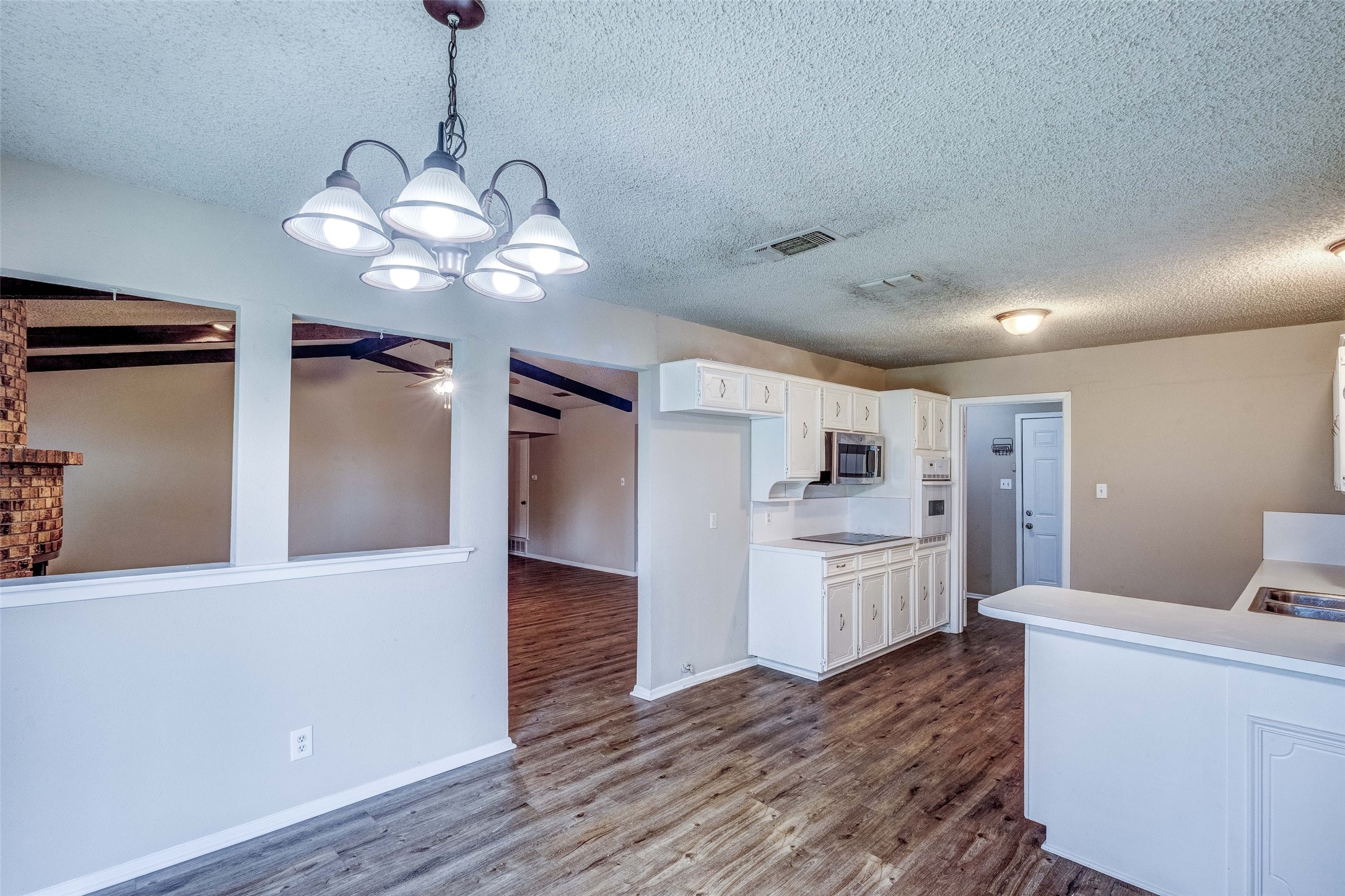 105 Lakeway Drive Benbrook TX 76126