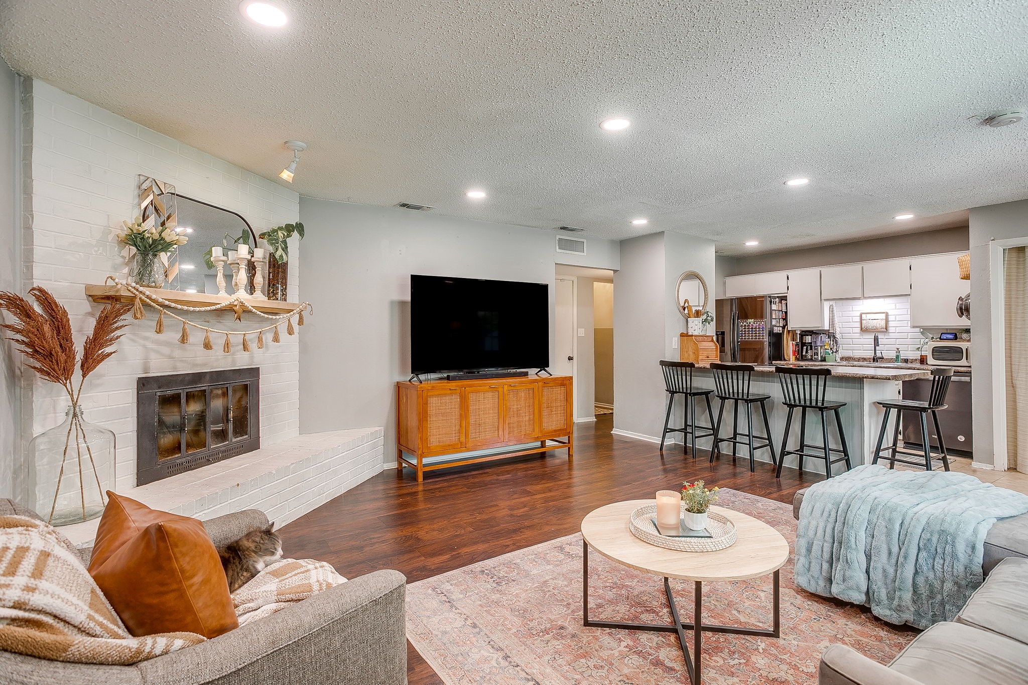 712 Poe Street Azle TX 76020