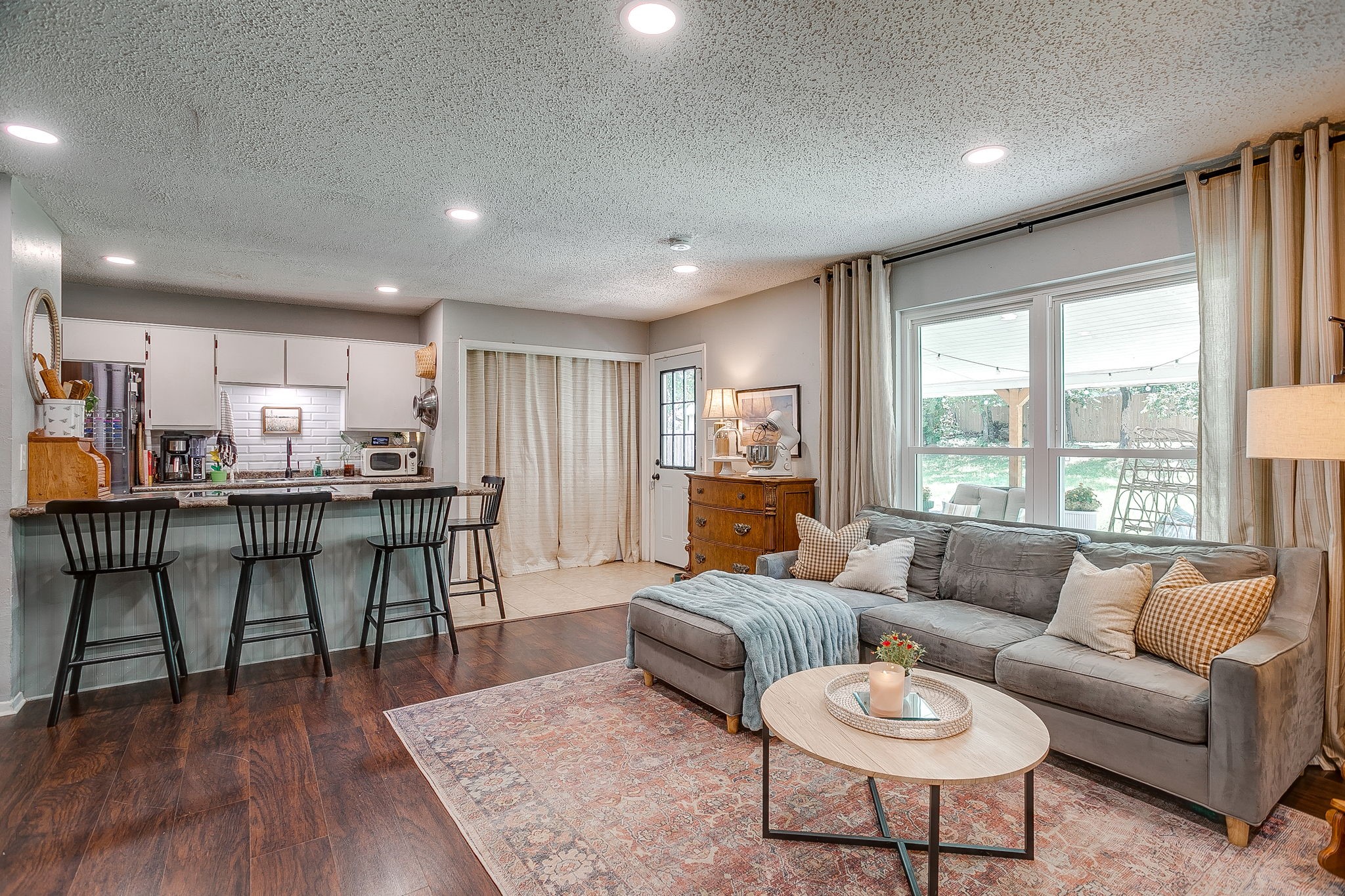 712 Poe Street Azle TX 76020