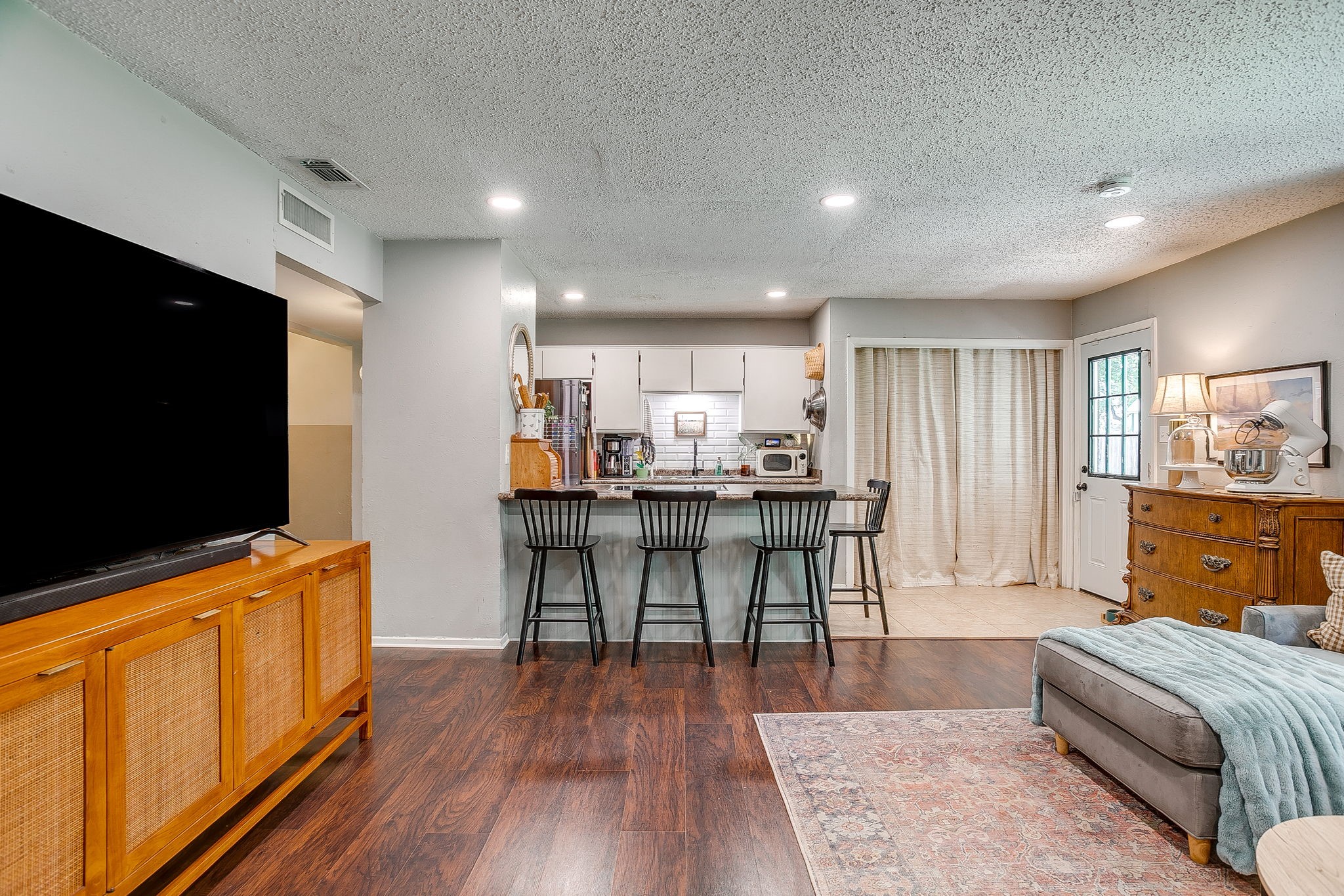 712 Poe Street Azle TX 76020