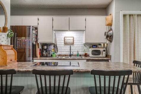 712 Poe Street Azle TX 76020