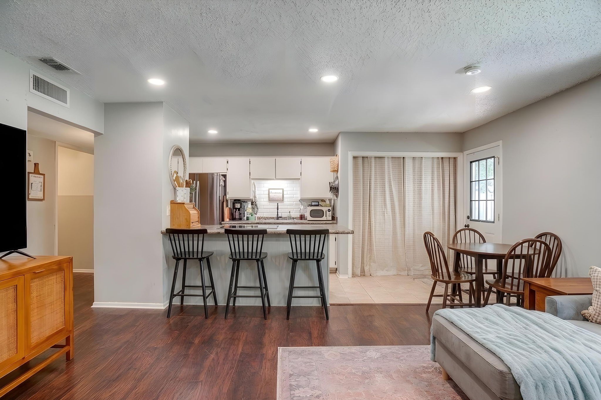 712 Poe Street Azle TX 76020