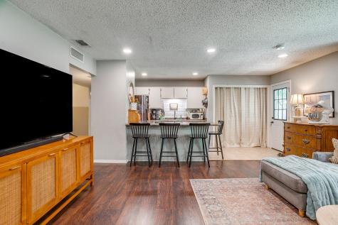 712 Poe Street Azle TX 76020
