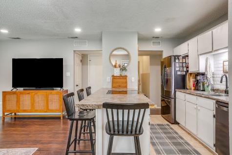 712 Poe Street Azle TX 76020