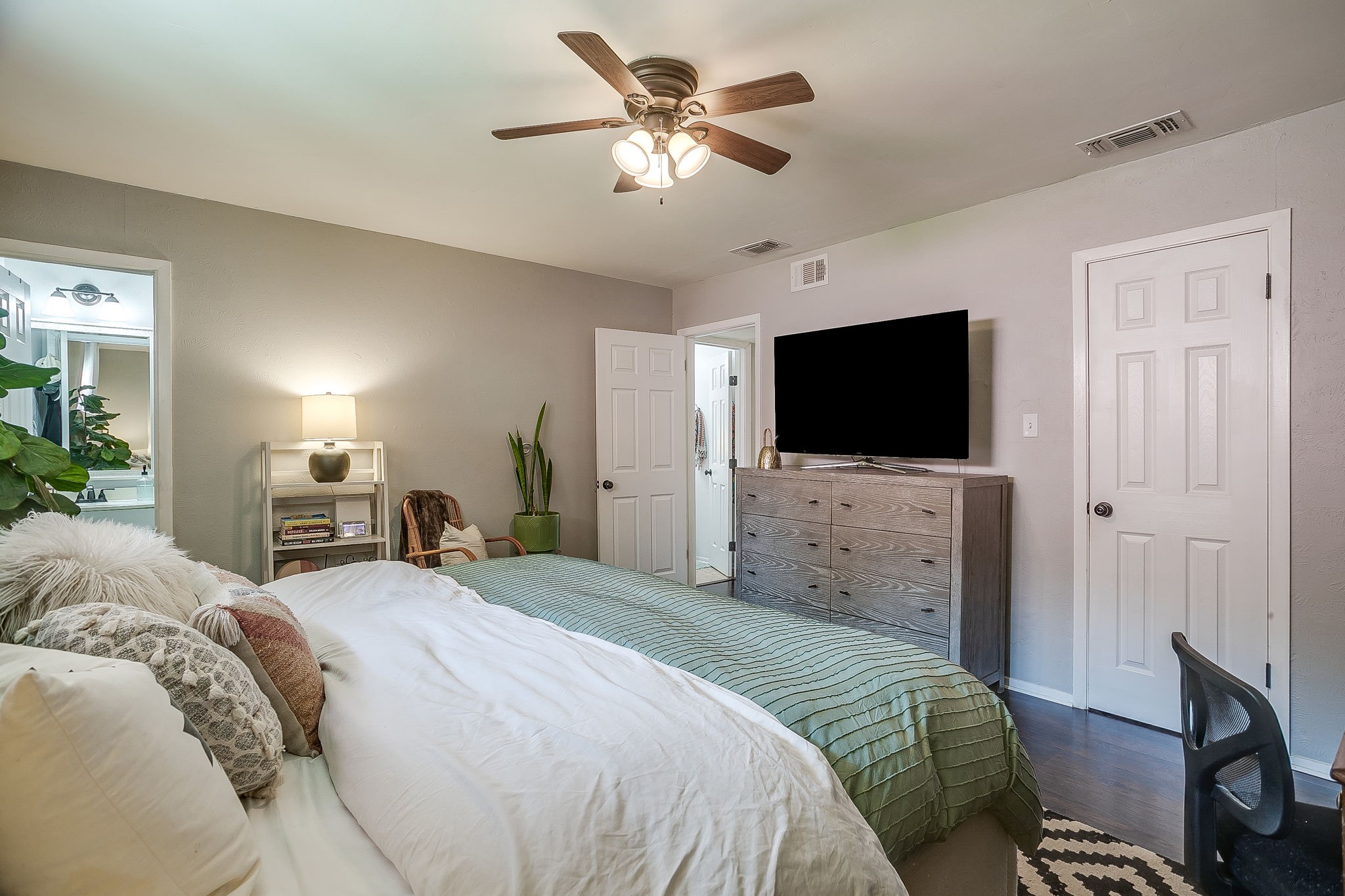 712 Poe Street Azle TX 76020