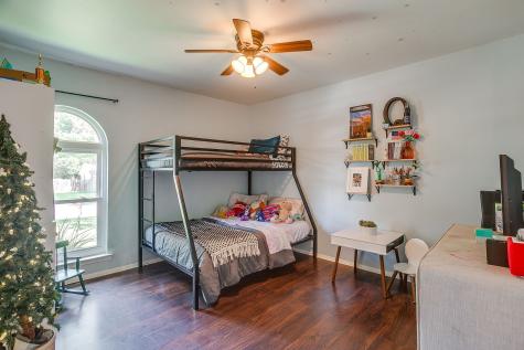 712 Poe Street Azle TX 76020