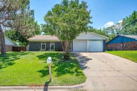 712 Poe Street Azle TX 76020