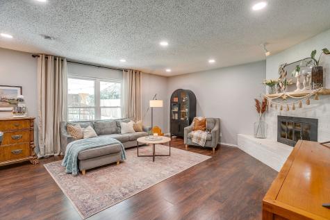 712 Poe Street Azle TX 76020