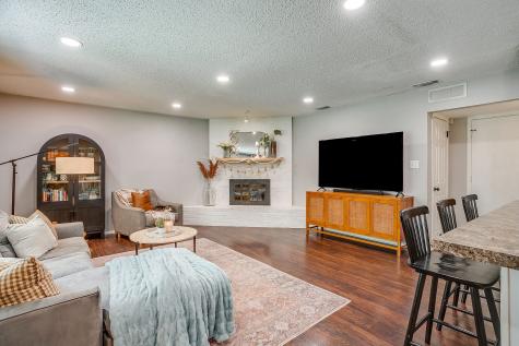 712 Poe Street Azle TX 76020