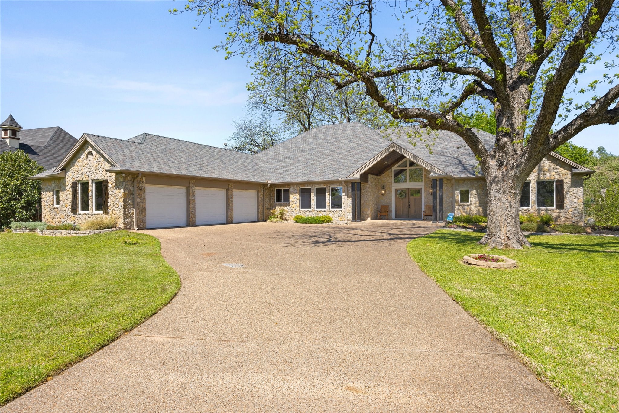 1302 E Baja Court Granbury TX 76048