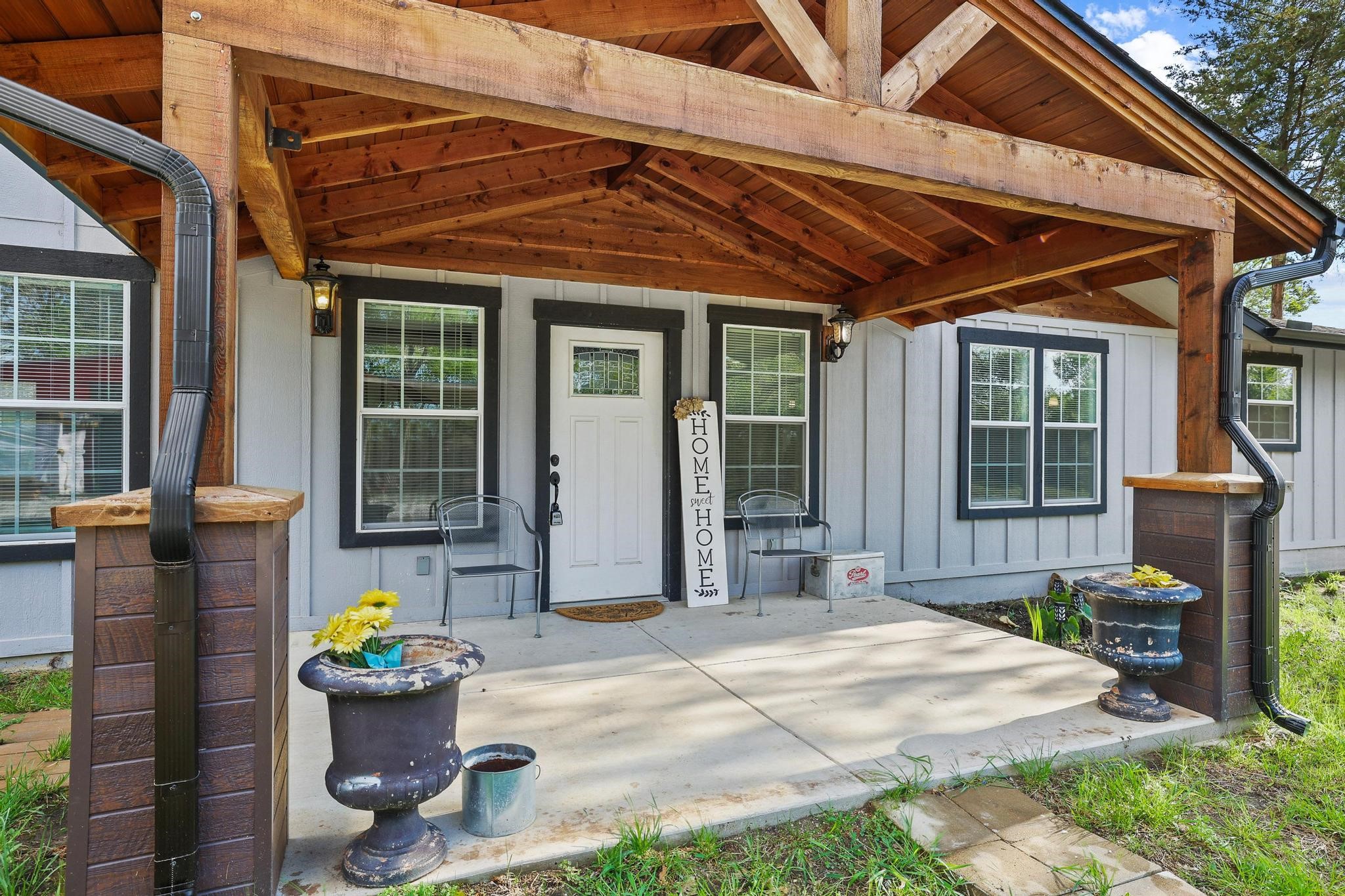 1604 County Road 4040 Savoy TX 75479