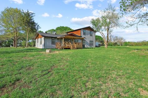 1604 County Road 4040 Savoy TX 75479