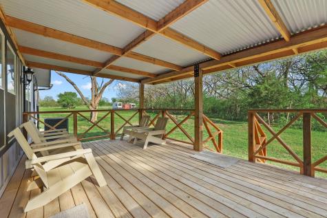 1604 County Road 4040 Savoy TX 75479