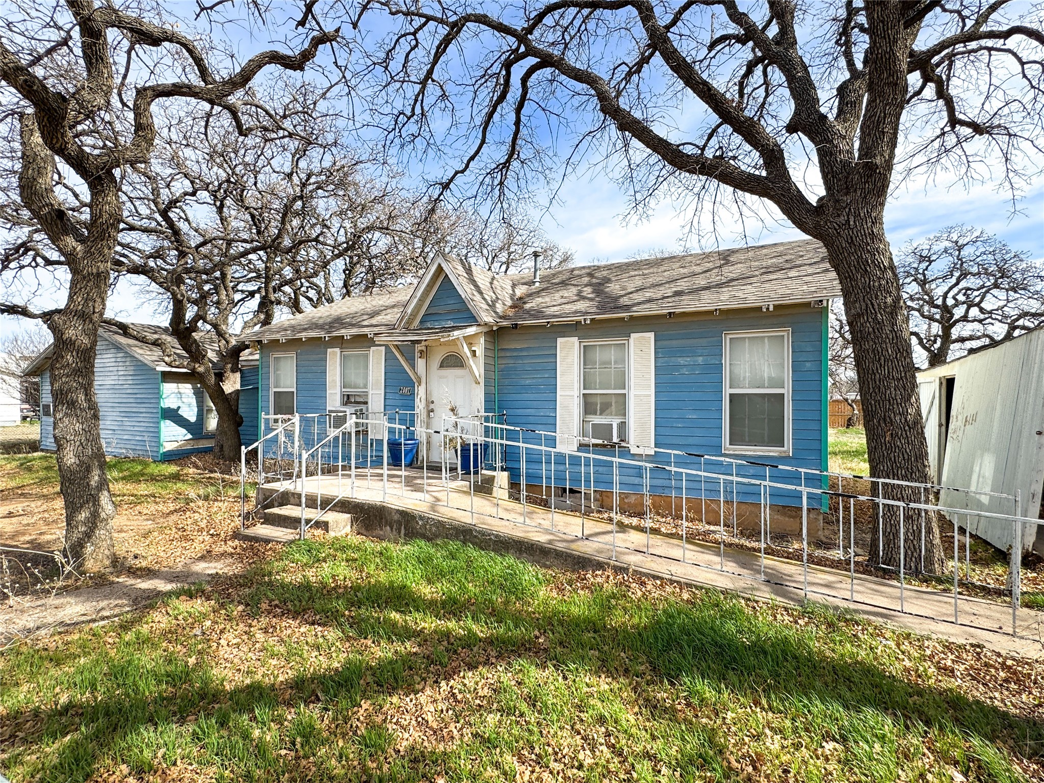 2007 Avenue E Cisco TX 76437