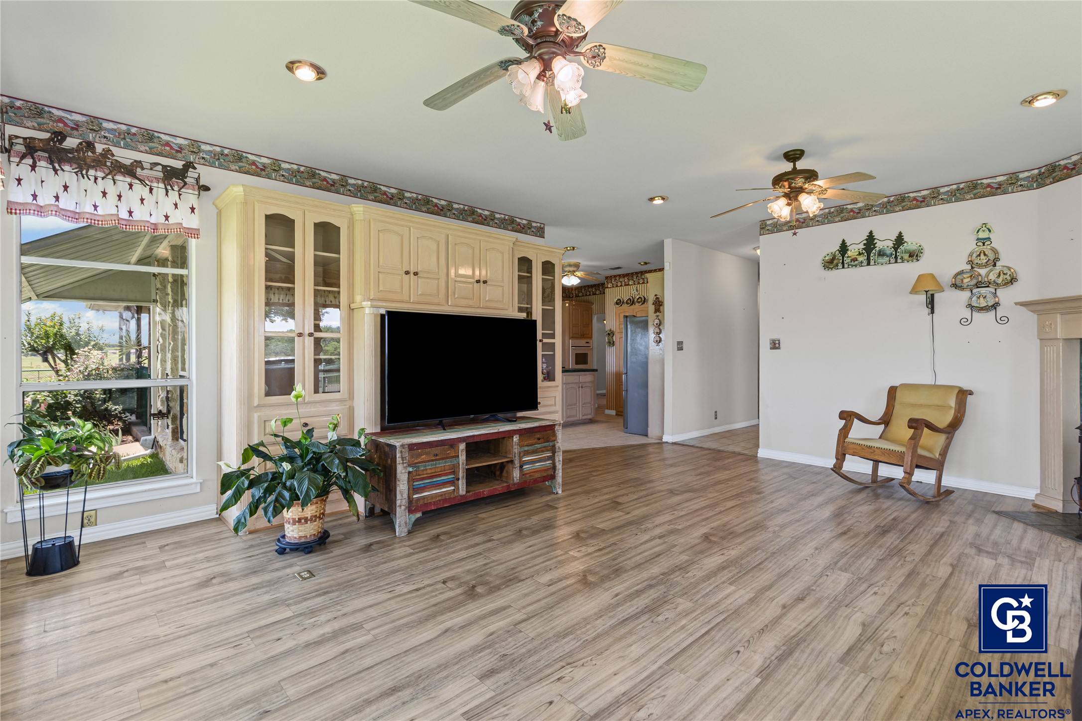1221 Park Cleburne TX 76033