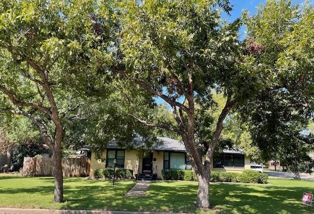 313 N Reagan Street West TX 76691