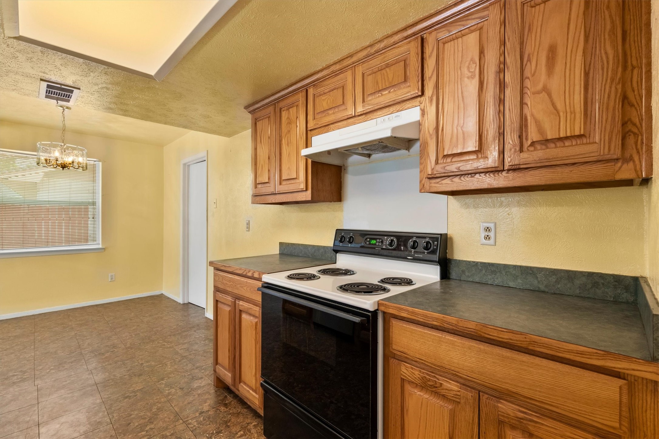 1211 Rancho Drive Mesquite TX 75149