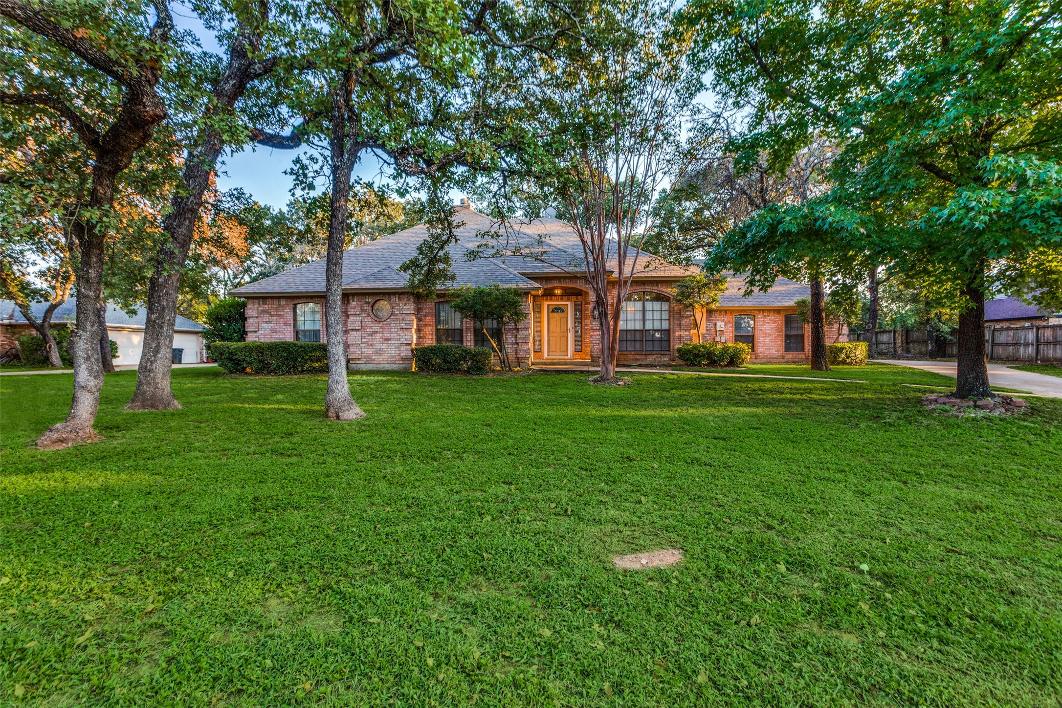 204 William Wallace Drive Burleson TX 76028