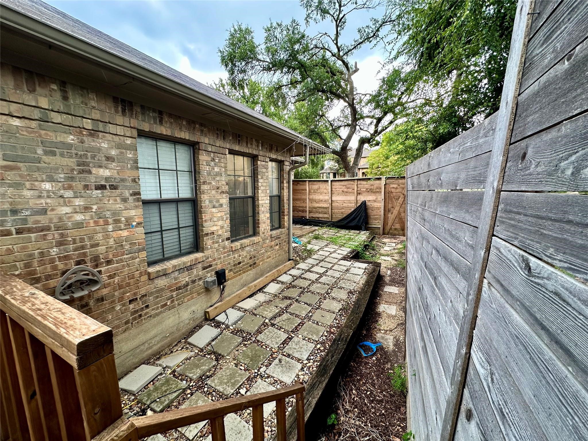 2909 Gainesborough Drive Dallas TX 75287