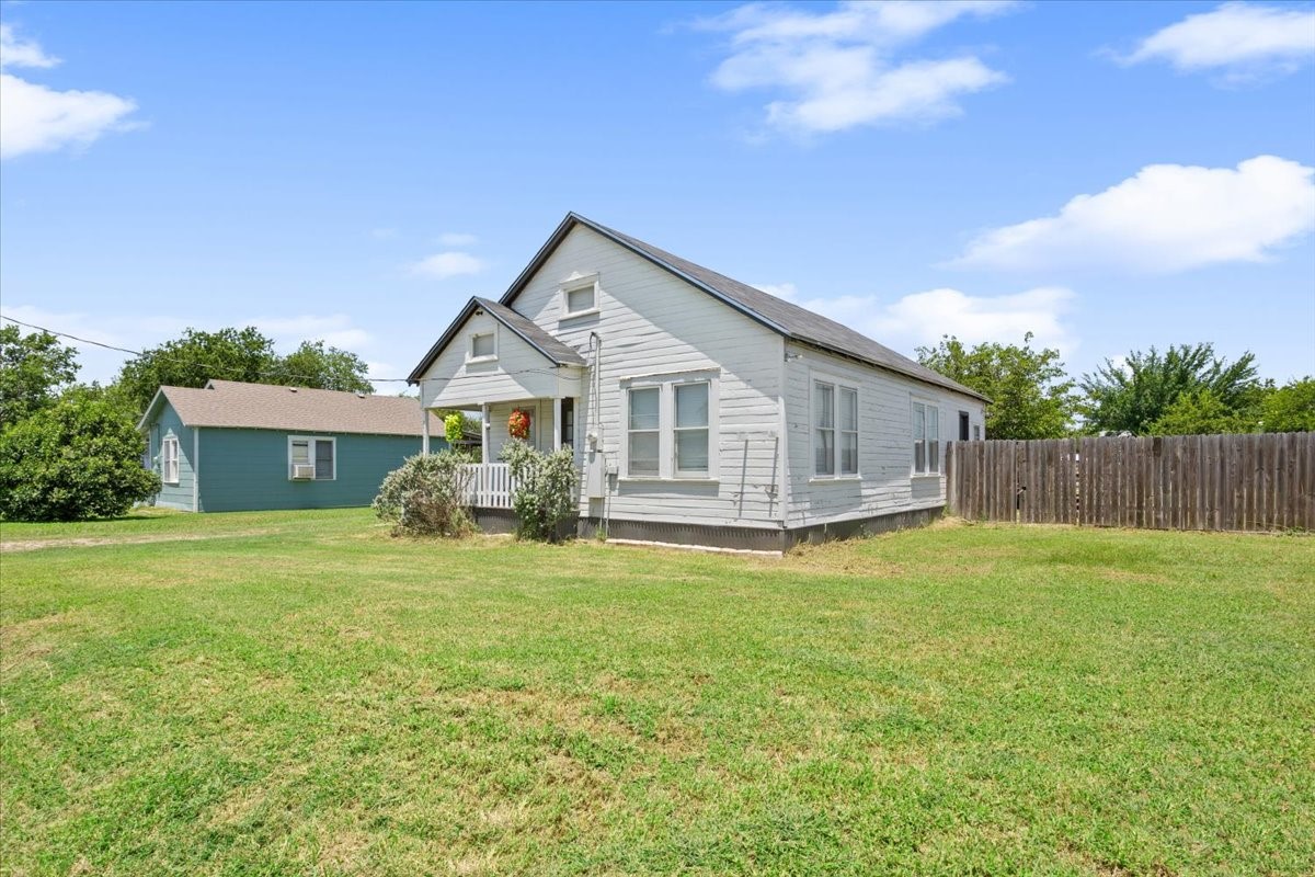 102 Brookshire Riesel TX 76682