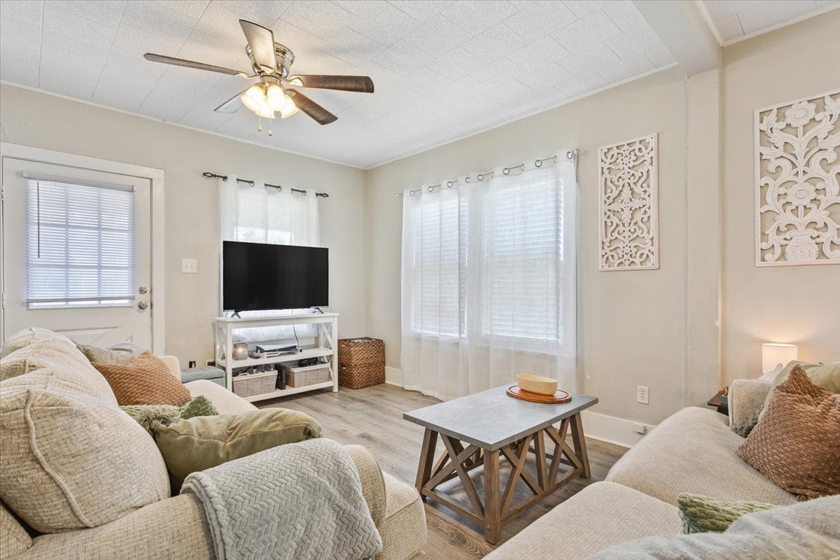 102 Brookshire Riesel TX 76682