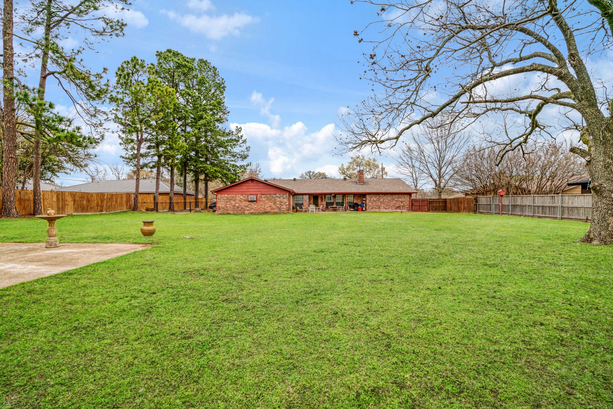 1920 E Tudor Street Paris TX 75460