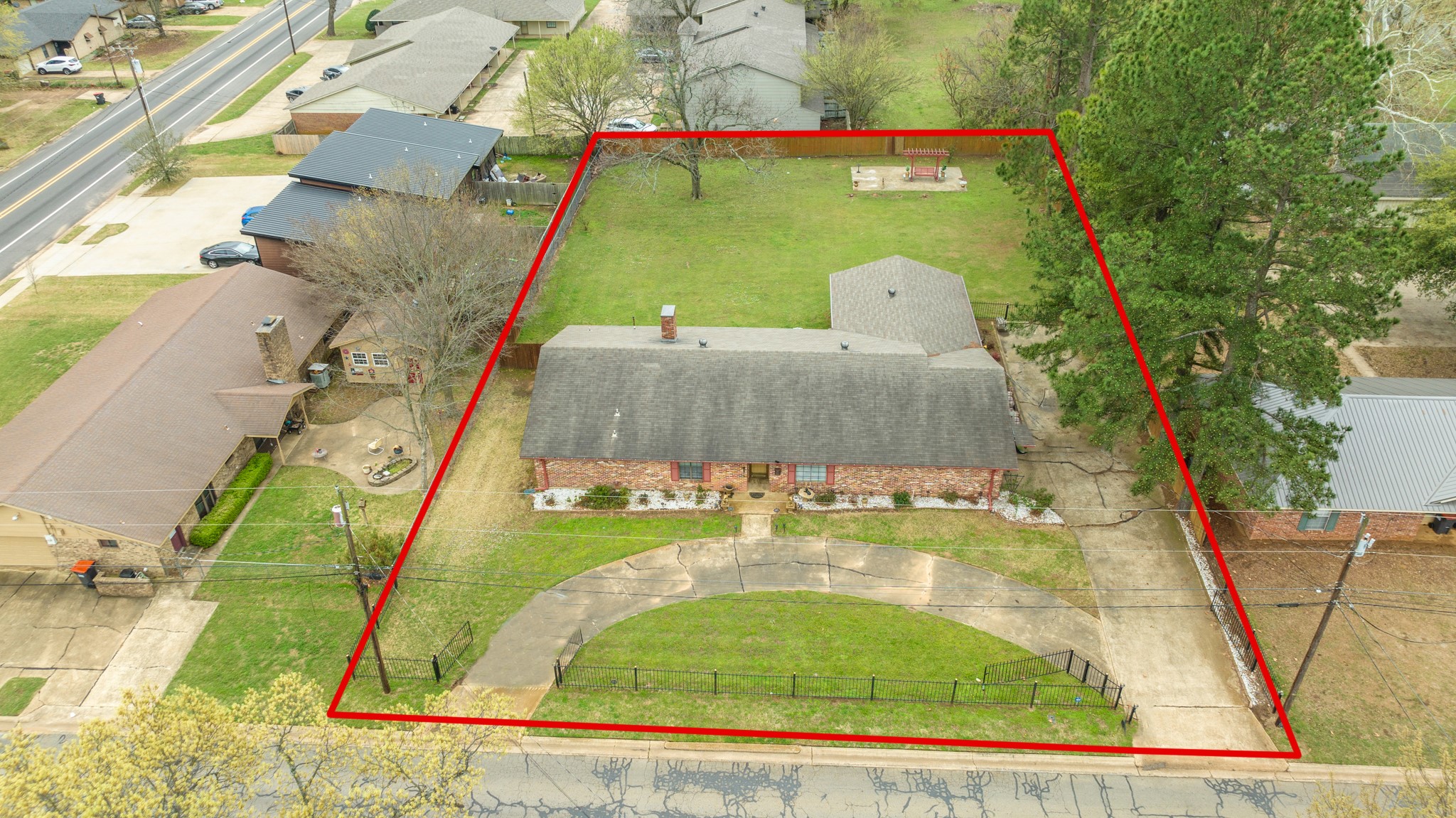 1920 E Tudor Street Paris TX 75460