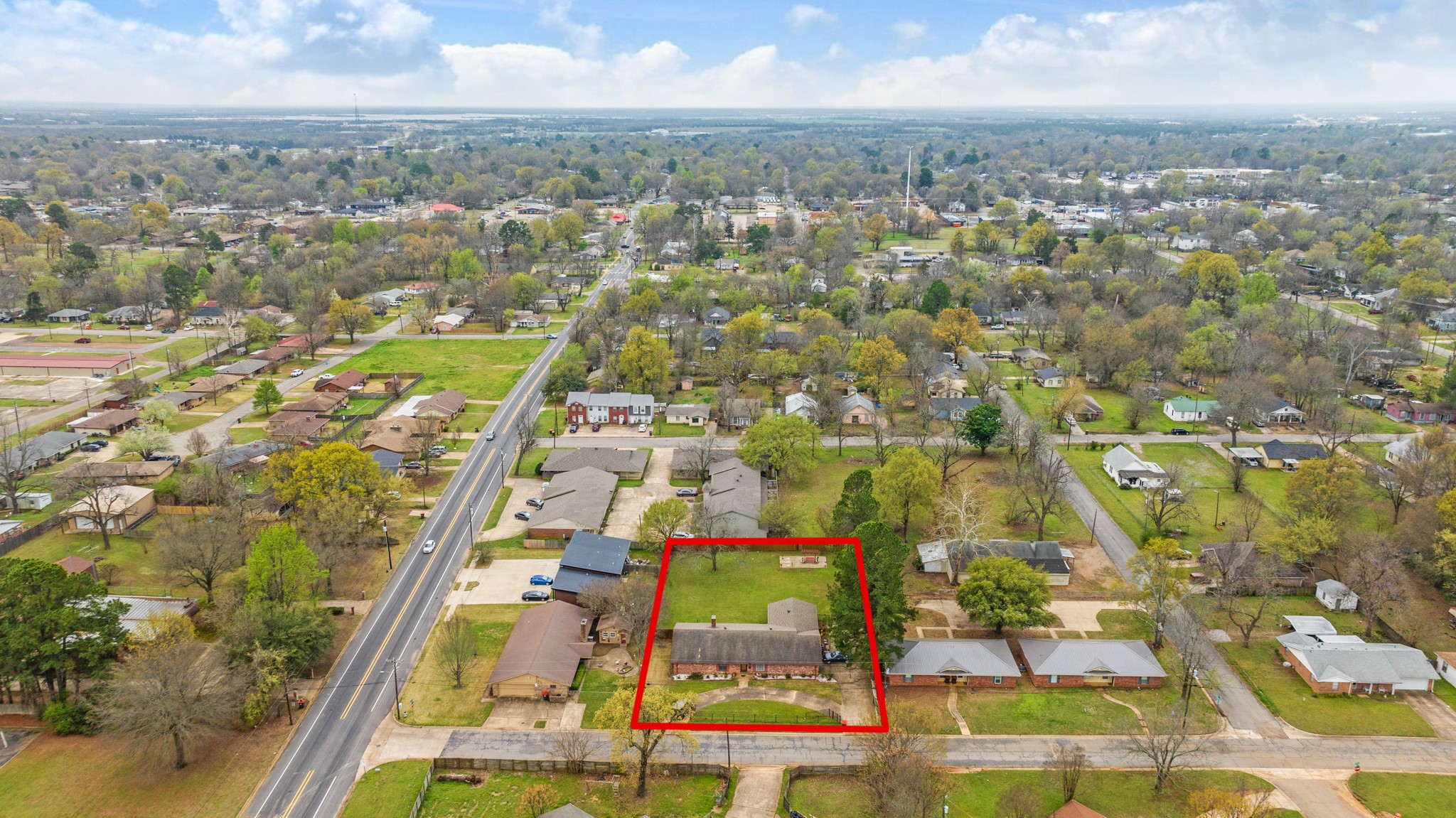1920 E Tudor Street Paris TX 75460