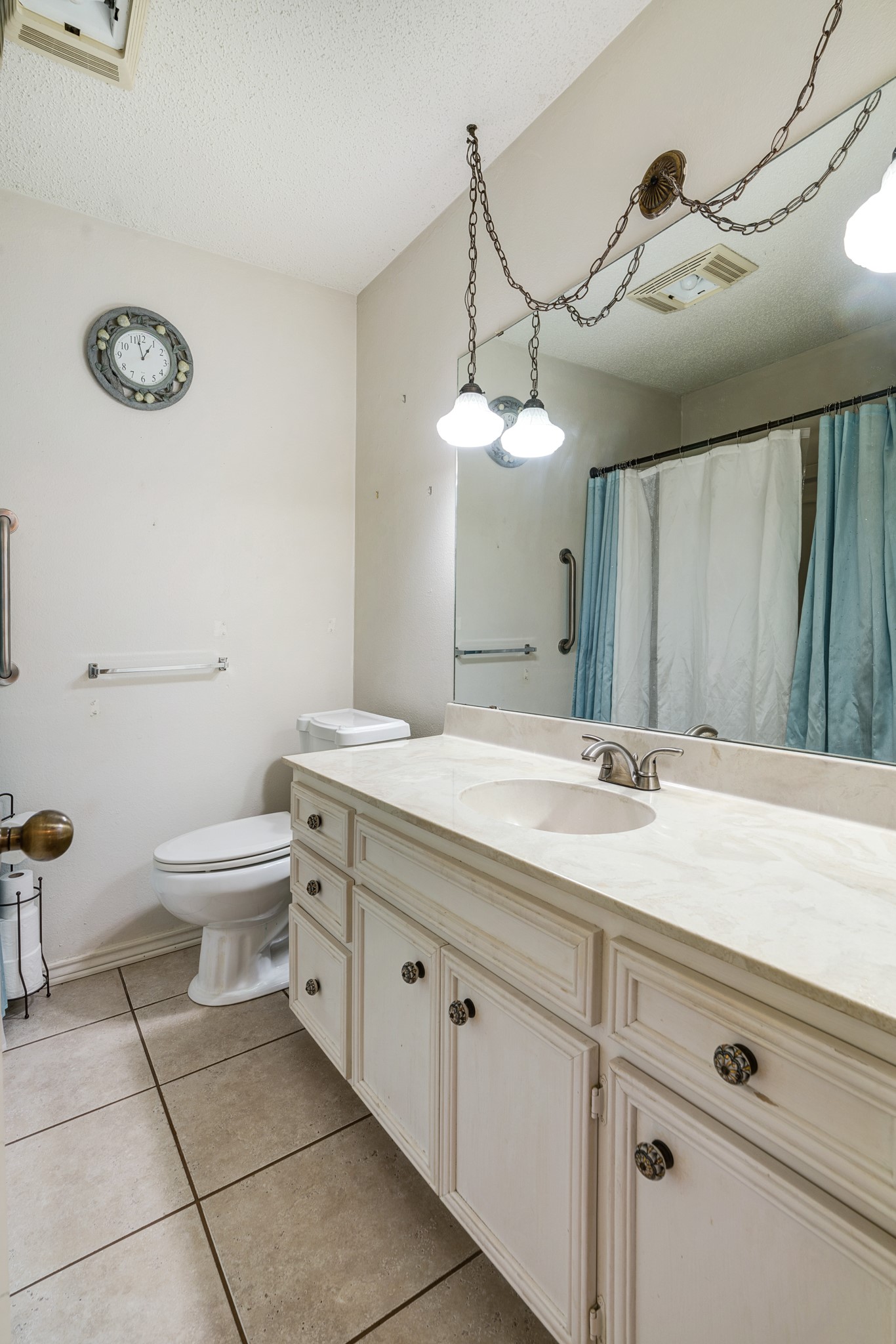 1920 E Tudor Street Paris TX 75460