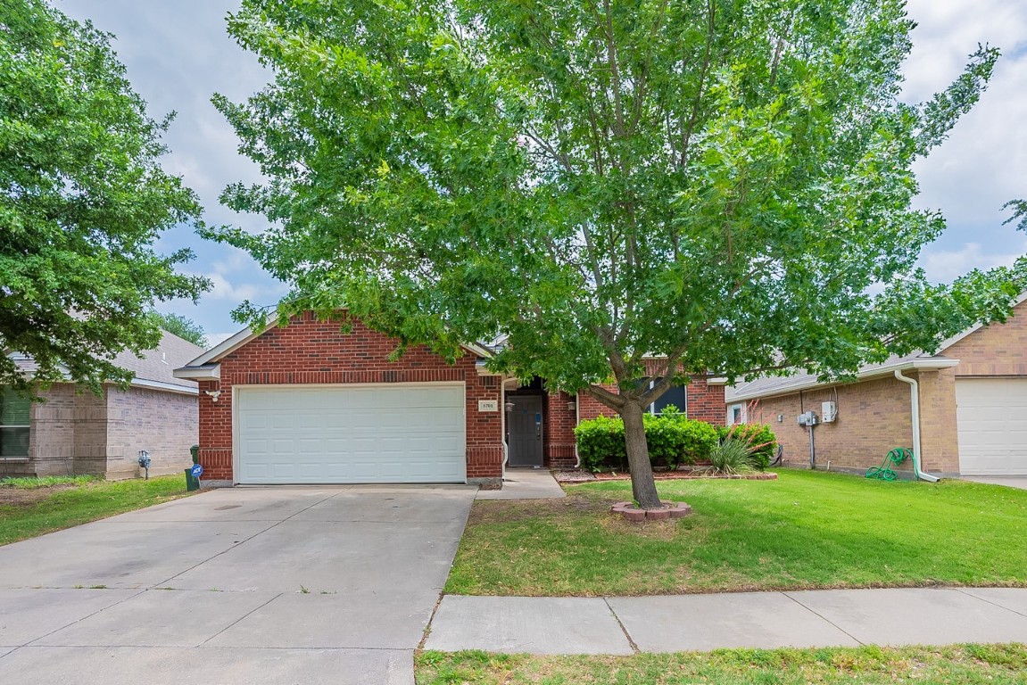 6701 Fairglen Drive Arlington TX 76002