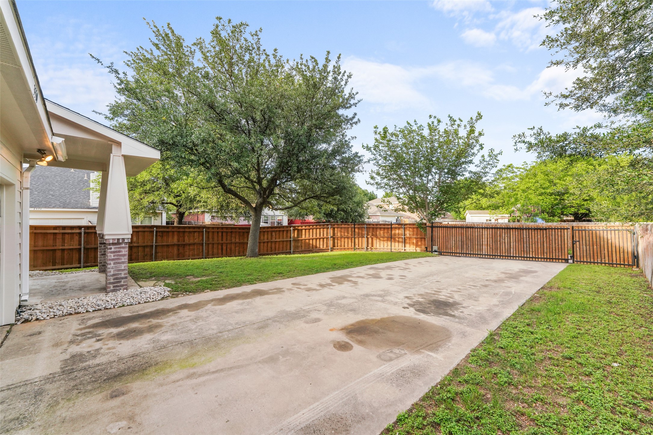 3310 Heavenly Way Dallas TX 75237