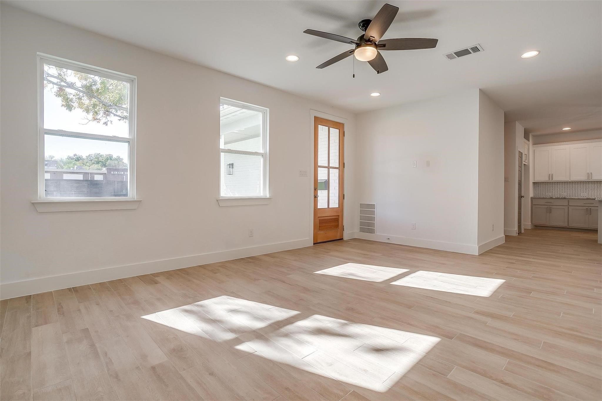 5618 Oaks Lane Westworth Village TX 76114